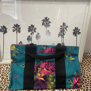 *lIKE NEW* Betsey Johnson bag